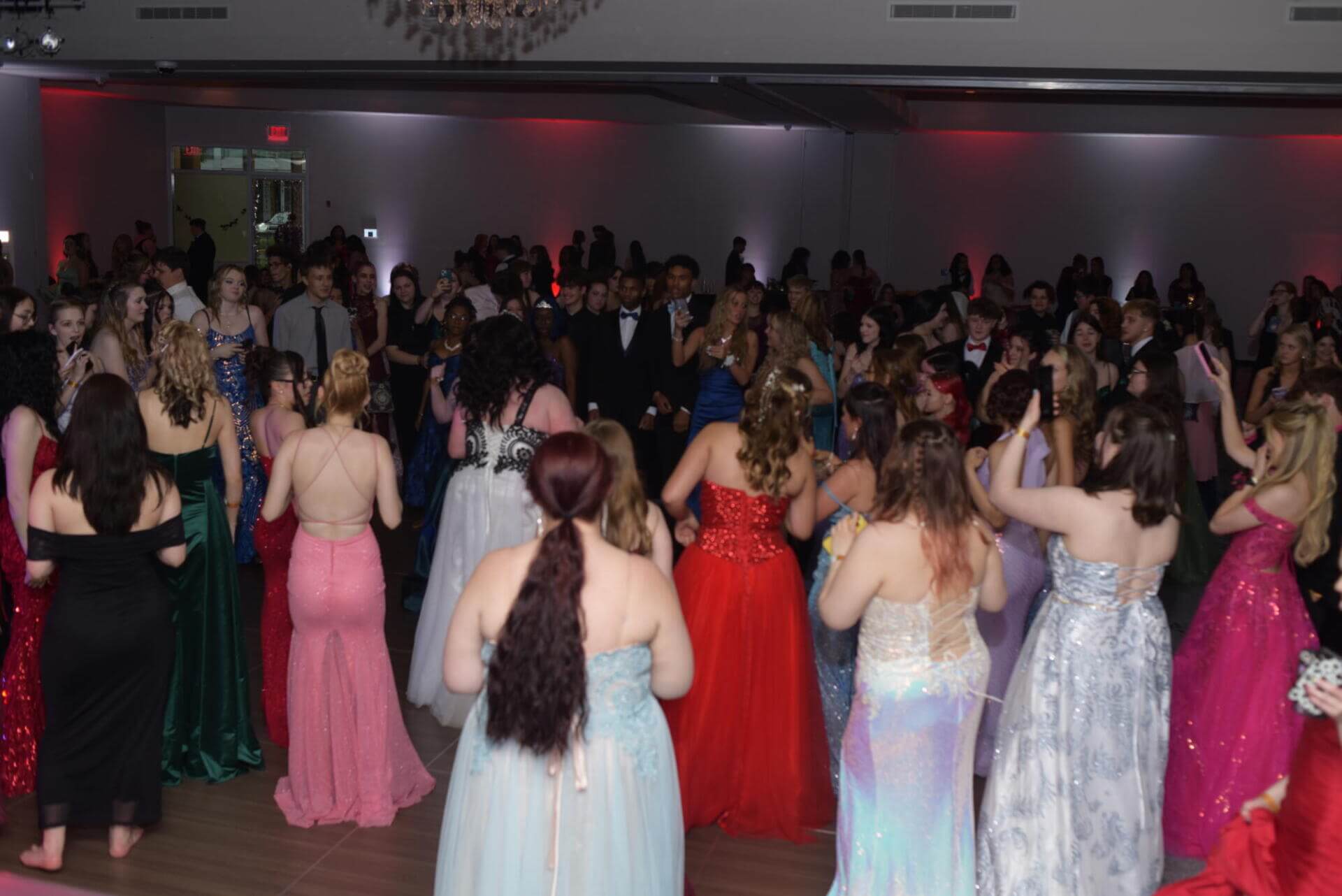 A room full of graduates at their prom