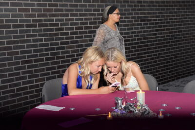 girls looking the phone